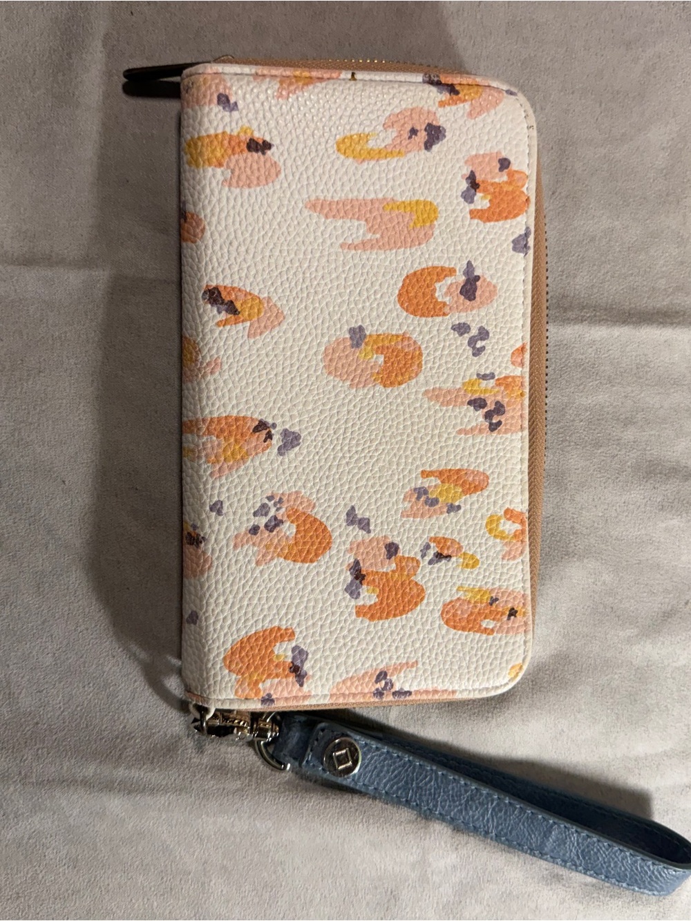 Thirty-One "All About the Benjamins" wallet in "Soft Watercolor Spots”